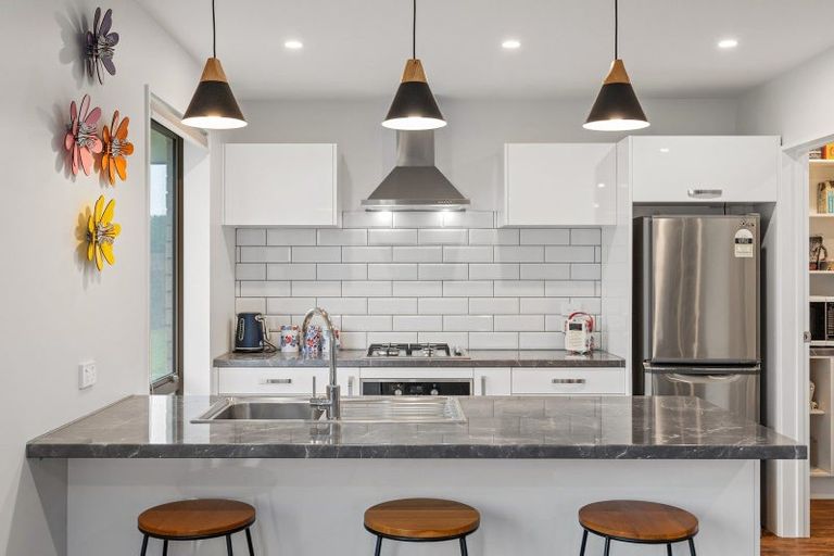 Photo of property in 33 Cressy Place, Darfield, 7510