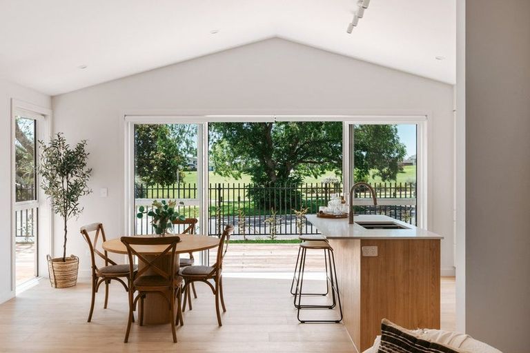 Photo of property in 13a Western Avenue, Omokoroa, 3114