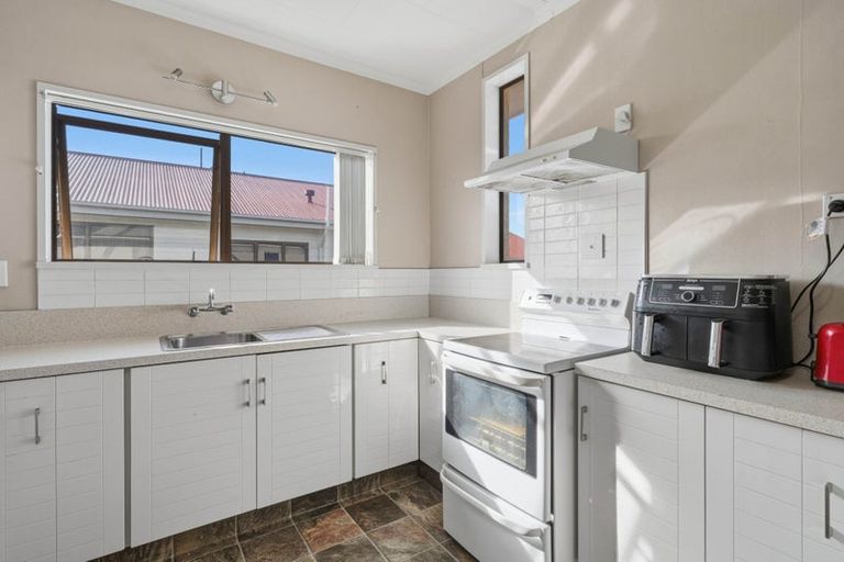 Photo of property in 54 Brydone Street, Edendale, 9825