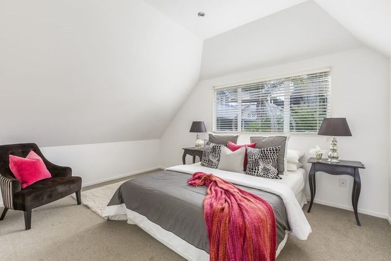 Photo of property in 1/15 Kennedy Avenue, Forrest Hill, Auckland, 0620