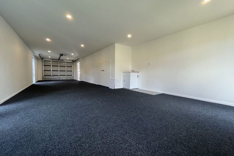 Photo of property in 1/11 Oteha Valley Road, Northcross, Auckland, 0632
