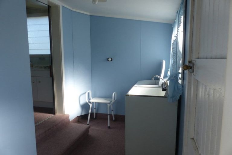 Photo of property in 28 Leonard Street, Waimate, 7924