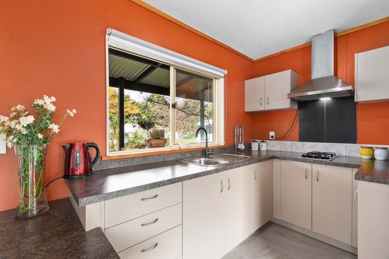Photo of property in 24 Blake Street, Porangahau, 4293