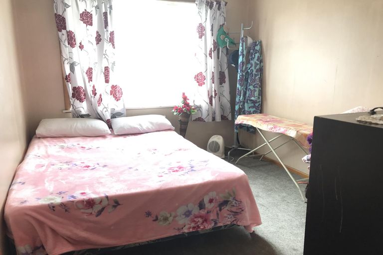 Photo of property in 14 Swaffield Road, Papatoetoe, Auckland, 2025