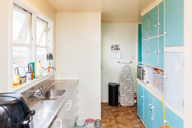 Photo of property in 53 Tararua Terrace, Cloverlea, Palmerston North, 4412