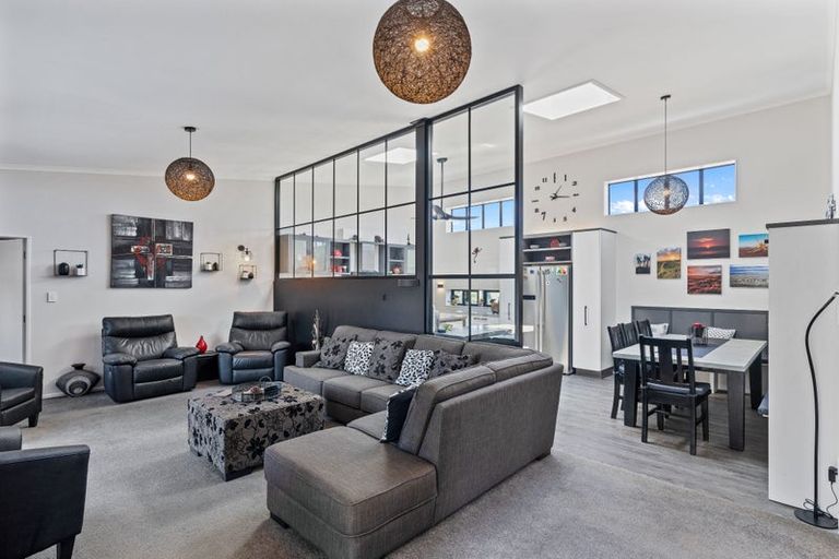 Photo of property in 46 Kent Avenue, Waitarere Beach, Levin, 5510