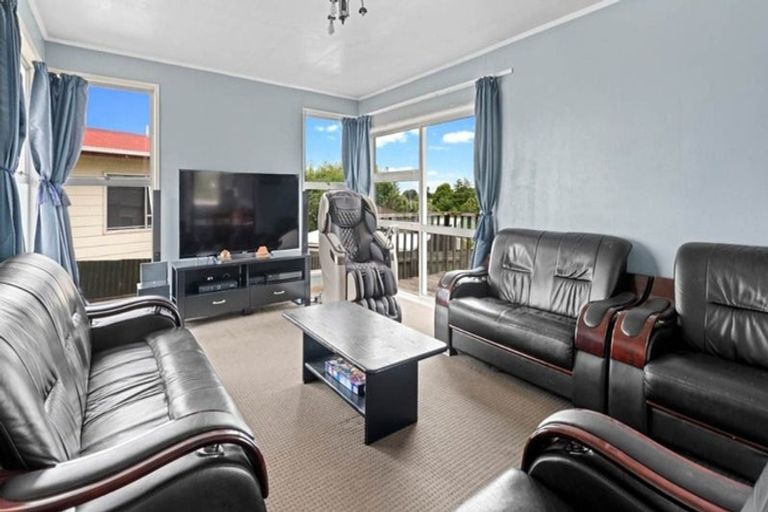 Photo of property in 14 Yearsley Place, Manurewa, Auckland, 2102