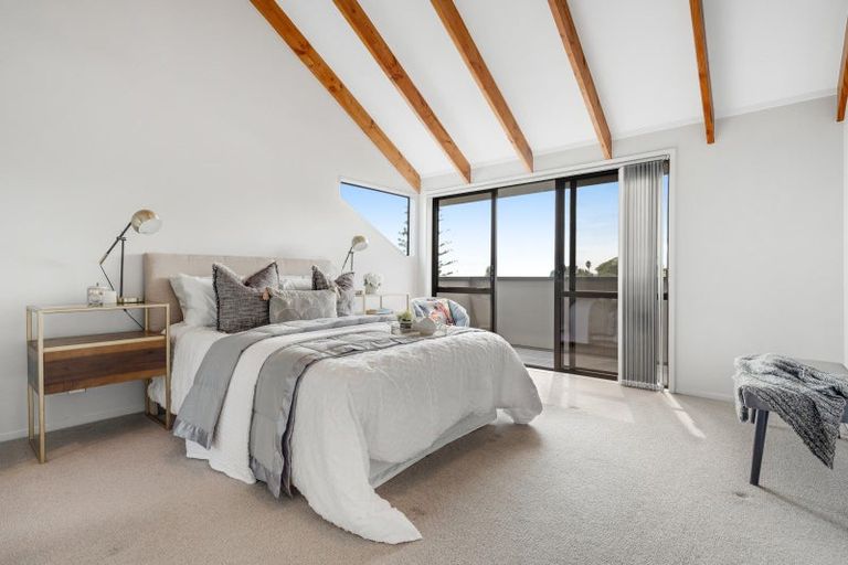 Photo of property in 3 Trident Place, Shelly Park, Auckland, 2014