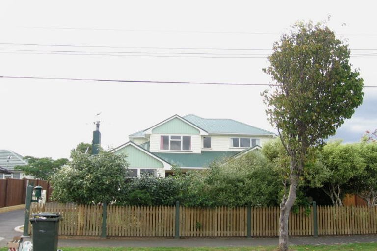 Photo of property in 17 Massey Street, Elderslea, Upper Hutt, 5018