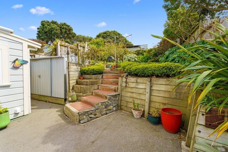 Photo of property in 36 Edinburgh Terrace, Berhampore, Wellington, 6023