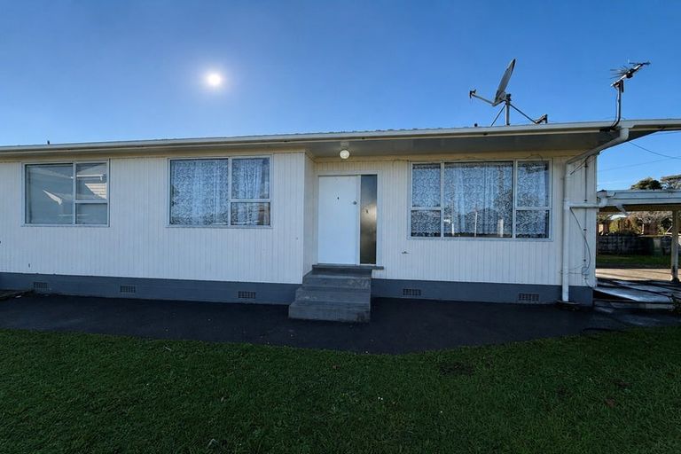 Photo of property in 51 Sturges Road, Henderson, Auckland, 0612