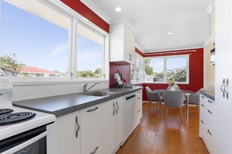 Photo of property in 68 Wallace Road, Mangere Bridge, Auckland, 2022
