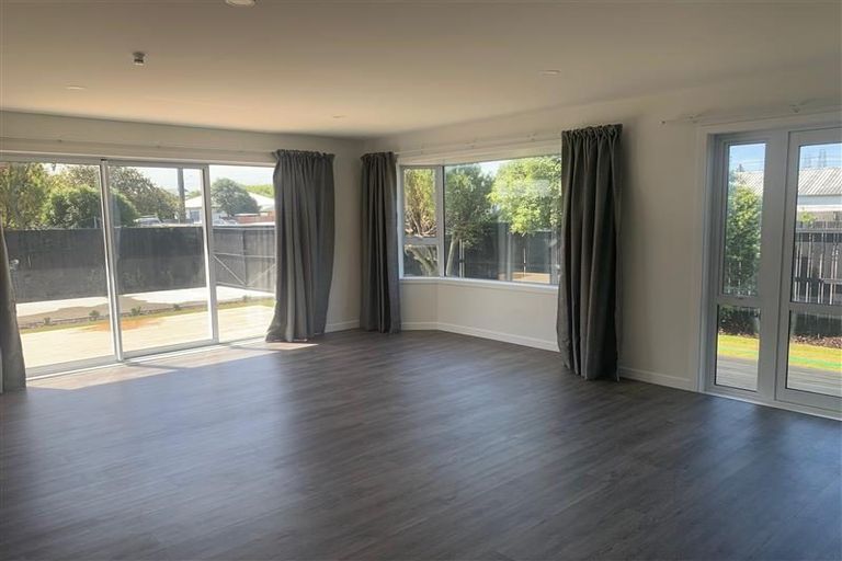Photo of property in 85 Racecourse Road, Sockburn, Christchurch, 8042