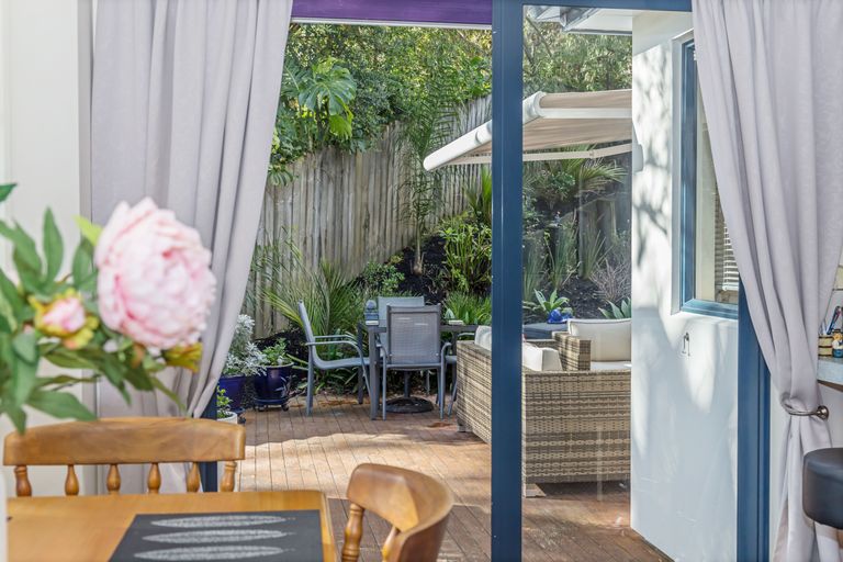 Photo of property in 18 Carento Way, Stanmore Bay, Whangaparaoa, 0932