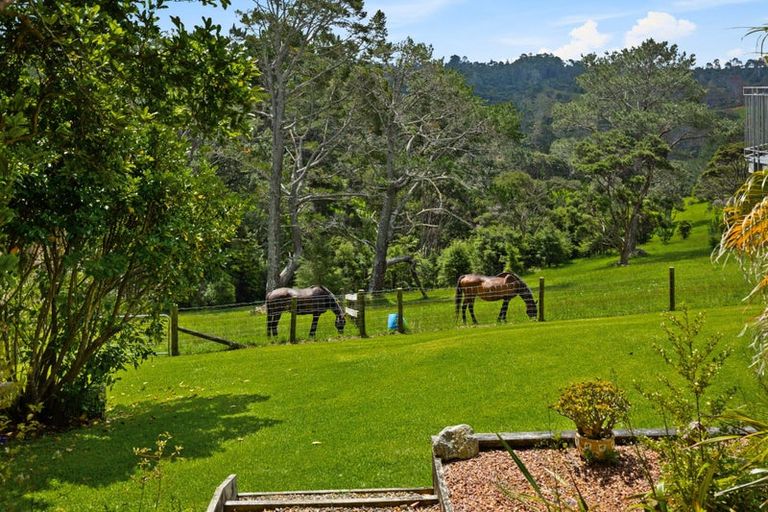 Photo of property in 23 Crows Road, Swanson, Auckland, 0614