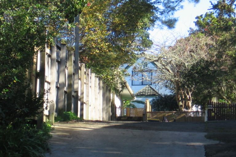 Photo of property in 11 Paewai Road, Glen Eden, Auckland, 0602