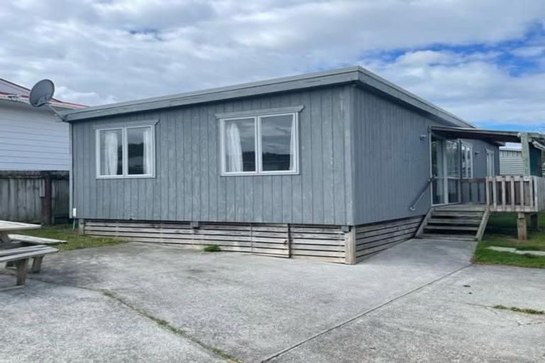 Photo of property in 2 Caserta Place, Clover Park, Auckland, 2023