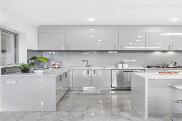 Photo of property in 114b Everglade Drive, Totara Heights, Auckland, 2105