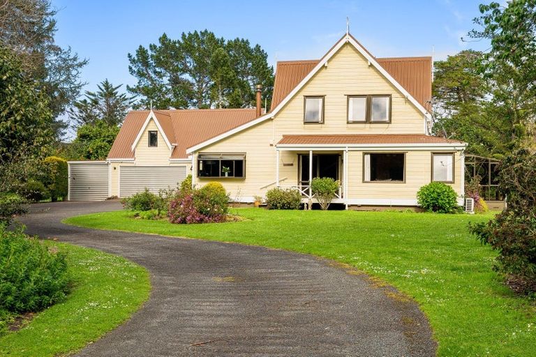 Photo of property in 137 Kayelene Place, Omokoroa, 3114