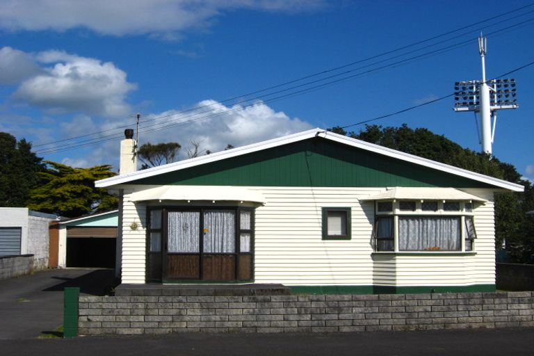 Photo of property in 14 Maratahu Street, Westown, New Plymouth, 4310
