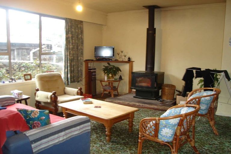 Photo of property in 3 Corbett Street, Hector, 7822