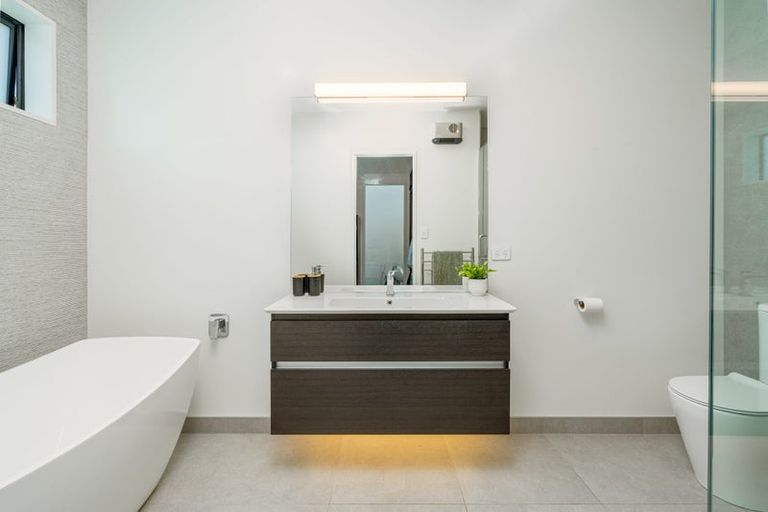 Photo of property in 29 Weston Road, St Albans, Christchurch, 8052