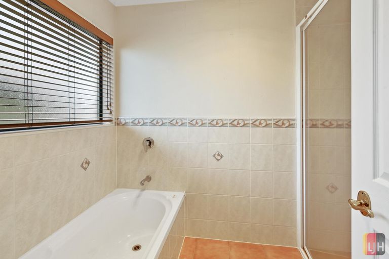 Photo of property in 17 Castlehill Court, Wattle Downs, Auckland, 2103