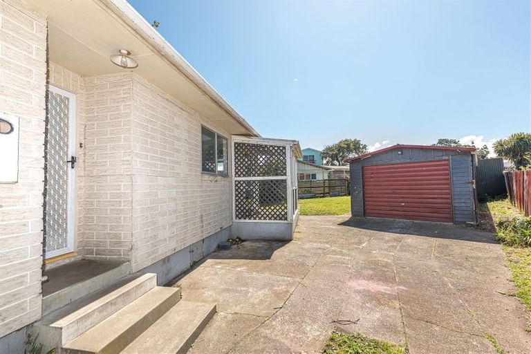 Photo of property in 112 Hinau Street, Castlecliff, Whanganui, 4501