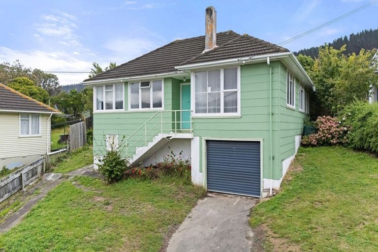 Photo of property in 26 Turkington Street, Tawa, Wellington, 5028