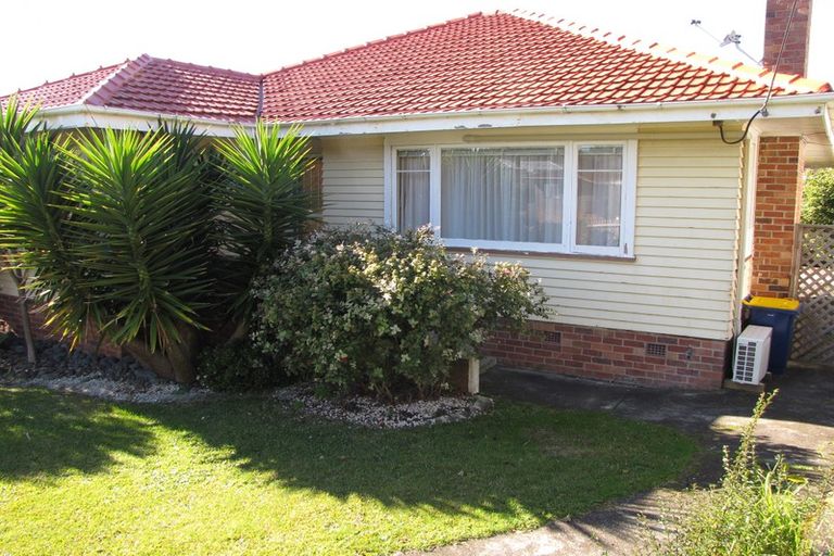 Photo of property in 1/3 Aorangi Place, Birkenhead, Auckland, 0626