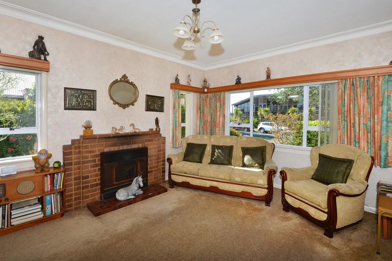 Photo of property in 2 Douglas Street, Kensington, Whangarei, 0112