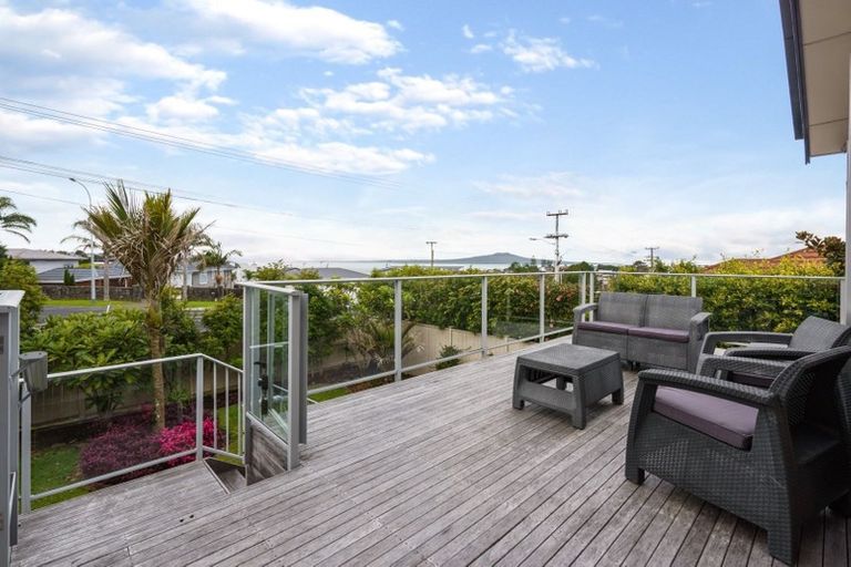 Photo of property in 3/108 East Coast Road, Forrest Hill, Auckland, 0620