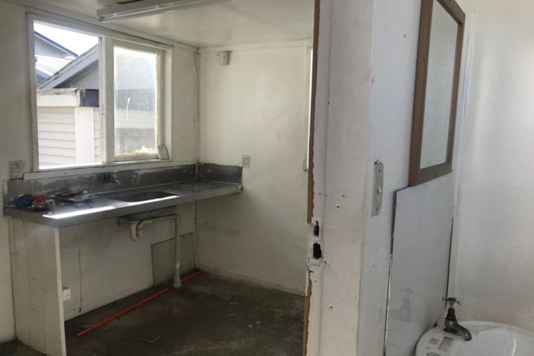 Photo of property in 212 Rongotai Road, Rongotai, Wellington, 6022