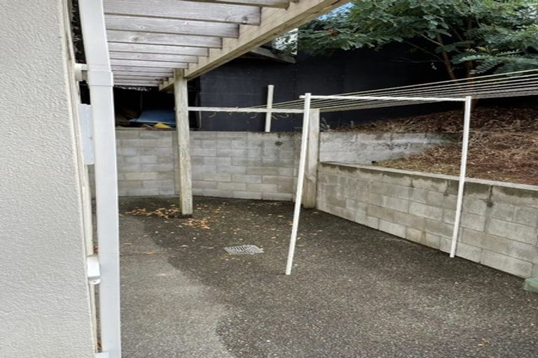 Photo of property in 1 Deanna Drive, West Harbour, Auckland, 0618