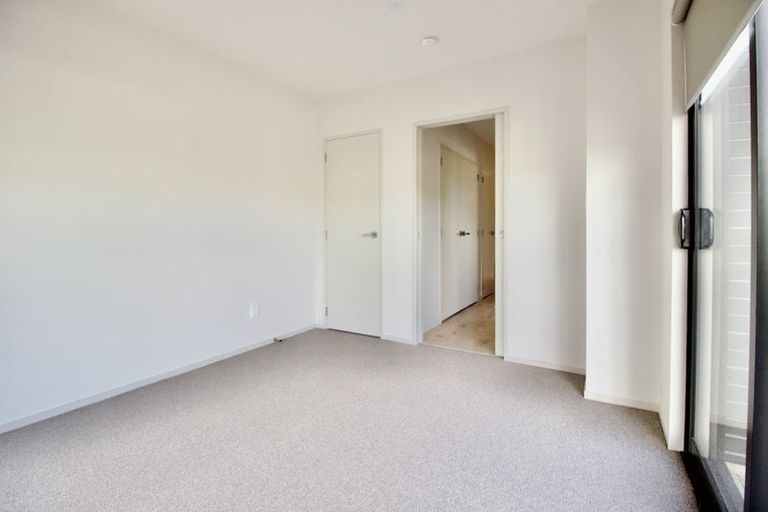Photo of property in 15 Longshore Drive, Long Bay, Auckland, 0630