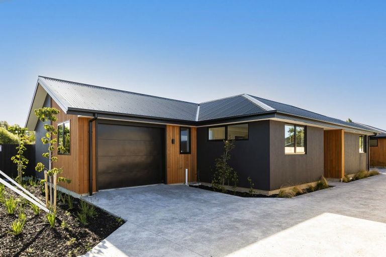 Photo of property in 2/47 Sturrocks Road, Redwood, Christchurch, 8051