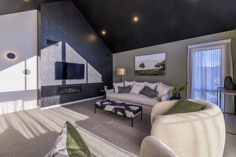 Photo of property in 37 Ruapehu Street, Paraparaumu, 5032