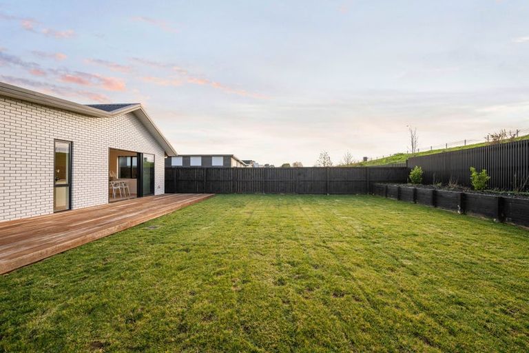 Photo of property in 39 Overton Street, Rototuna North, 3210