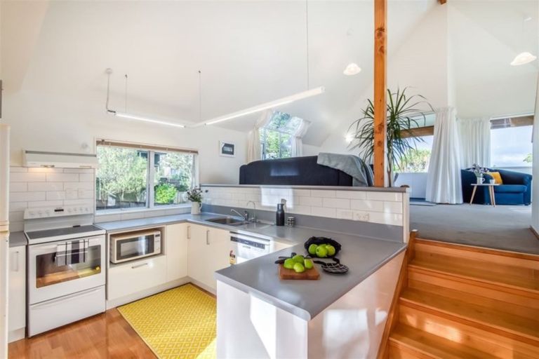 Photo of property in 20 Rugby Road, Birkenhead, Auckland, 0626