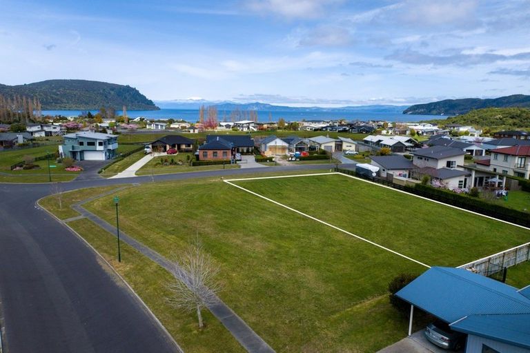 Photo of property in 4 Pukeko Way, Kinloch, Taupo, 3377