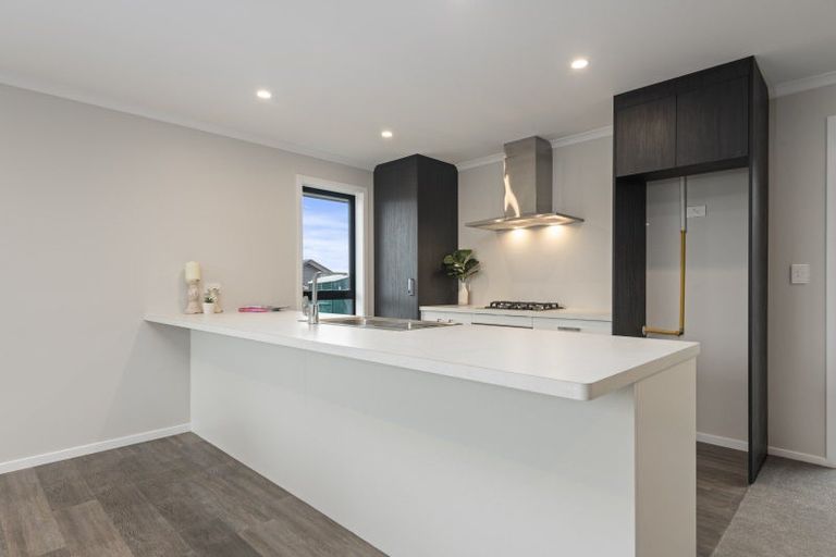 Photo of property in 72 Atlantic Drive, Fitzherbert, Palmerston North, 4410