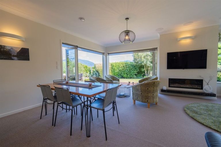 Photo of property in 20 Lawson Burrows Crescent, Te Anau, 9600