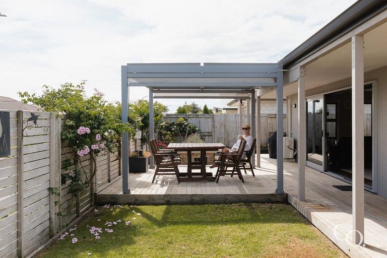 Photo of property in 31 Butterworth Crescent, Papamoa Beach, Papamoa, 3118