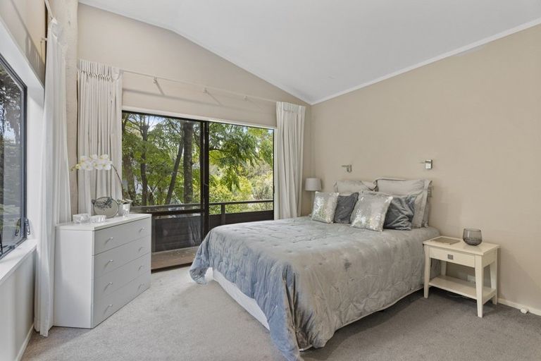 Photo of property in 35 Rosecamp Road, Beach Haven, Auckland, 0626