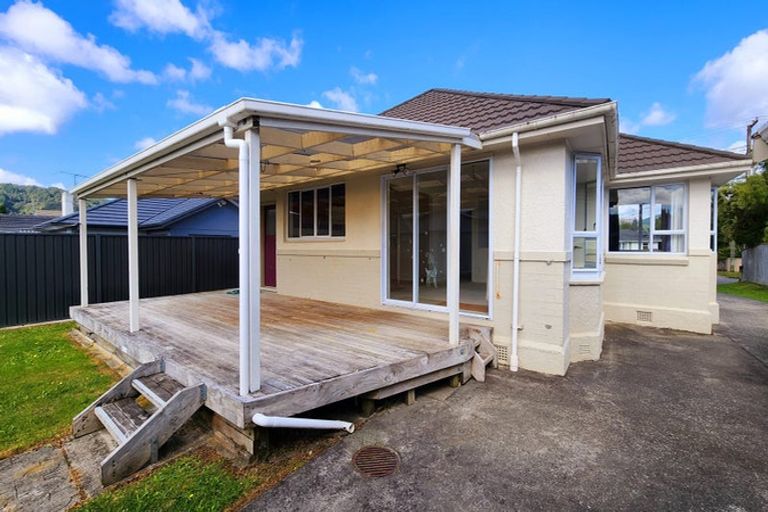 Photo of property in 17 Fraser Crescent, Elderslea, Upper Hutt, 5018