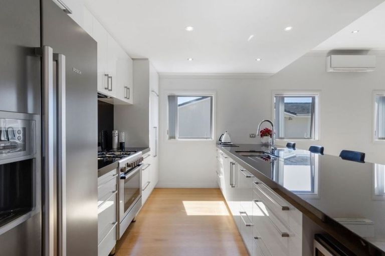 Photo of property in 31a Beechwood Road, Rothesay Bay, Auckland, 0630