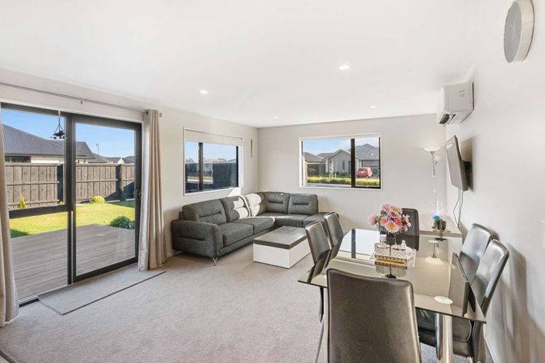 Photo of property in 160 Shillingford Boulevard, Rolleston, 7615