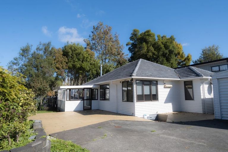 Photo of property in 12 Pomaria Road, Henderson, Auckland, 0610