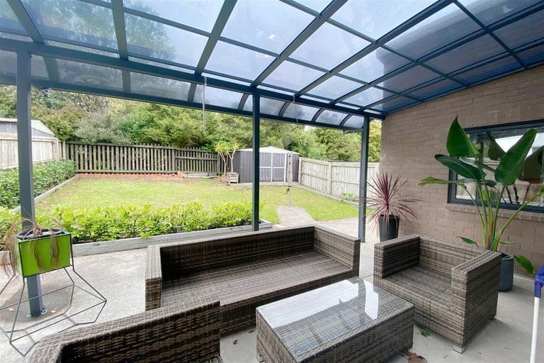 Photo of property in 32 Tutuwhatu Crescent, Weymouth, Auckland, 2103