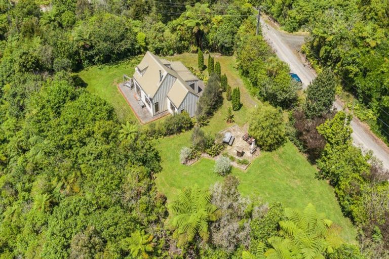 Photo of property in 34 Makahika Road, Levin, 5571